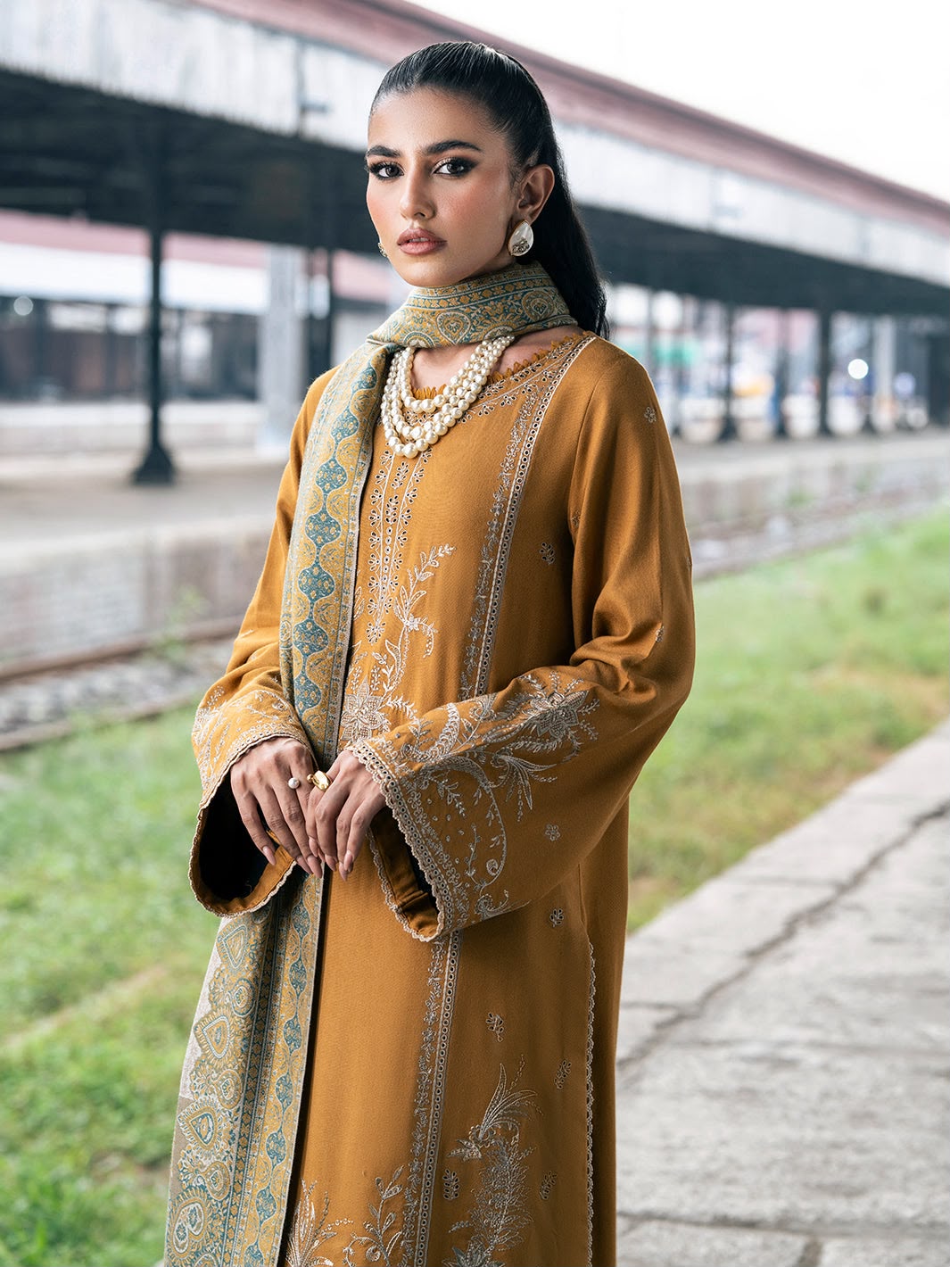 IZEL Winter Collection 2026 – 3-Piece Unstitched Suit